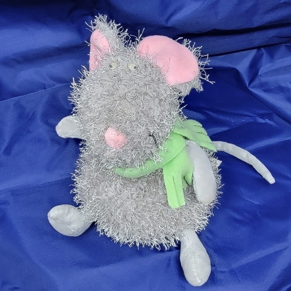 2005 Hallmark Gray Mouse googly eyes Green Scarf 7" Plush T09